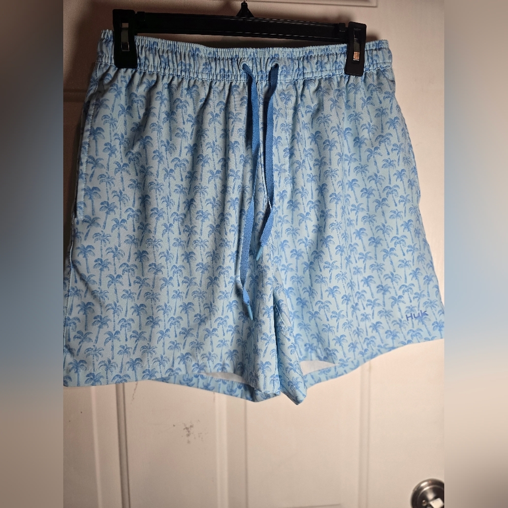 Huk Performance Shorts – Palm Tree Print